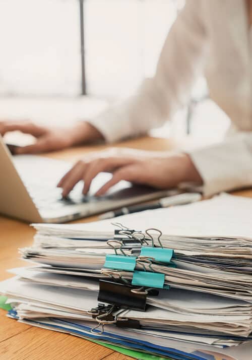 Experienced benefits consultant